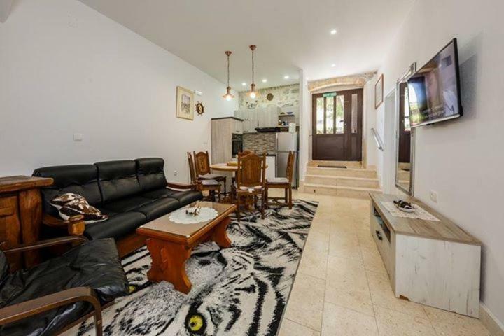 Apartman Lavanda คาชเตลา ภายนอก รูปภาพ